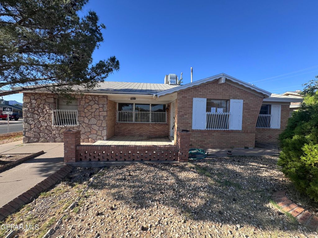 5601 FAIRBANKS Drive, El Paso, TX 79924