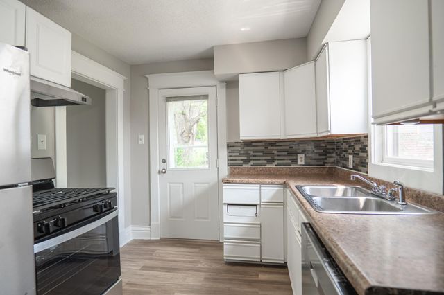 938 Cypress Street, Saint Paul, MN 55106