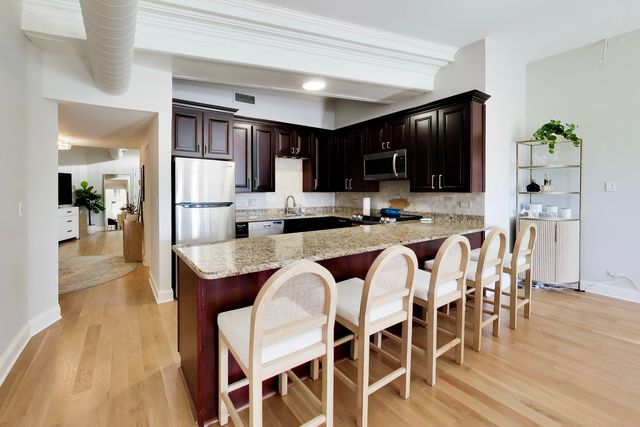 3323 N PAULINA Street 4E, Chicago, IL 60657