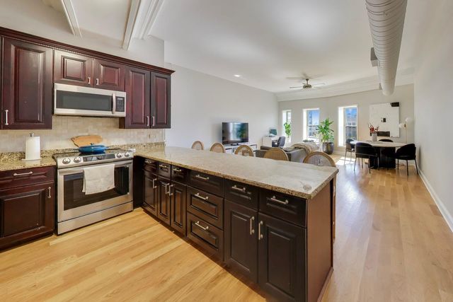 3323 N PAULINA Street 4E, Chicago, IL 60657