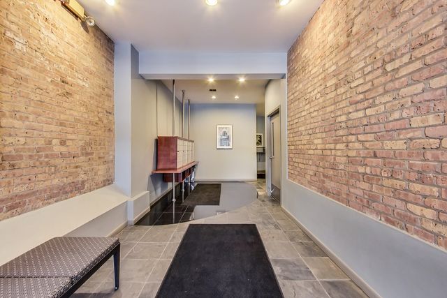 3323 N PAULINA Street 4E, Chicago, IL 60657