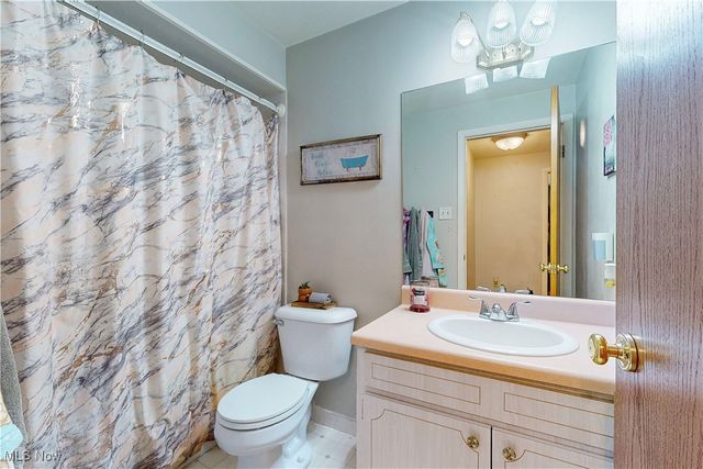 2431 Alexander Manor E, Steubenville, OH 43952