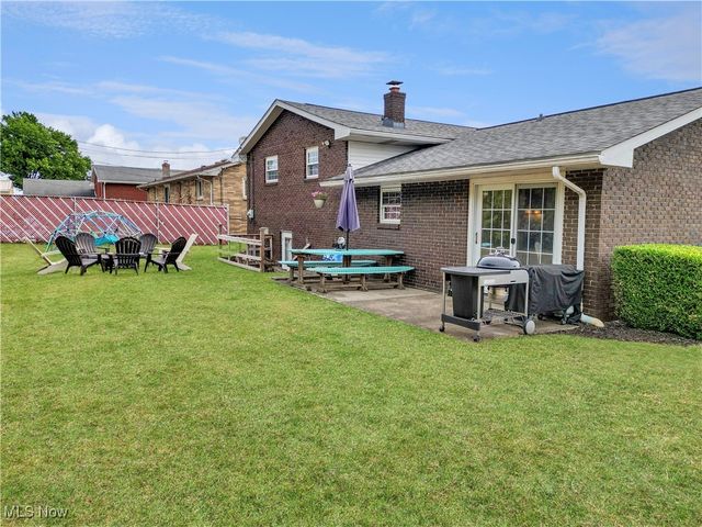 2431 Alexander Manor E, Steubenville, OH 43952