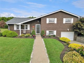 2431 Alexander Manor E, Steubenville, OH 43952