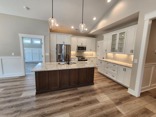 72 Carriage Homes DR, Moneta, VA 24121
