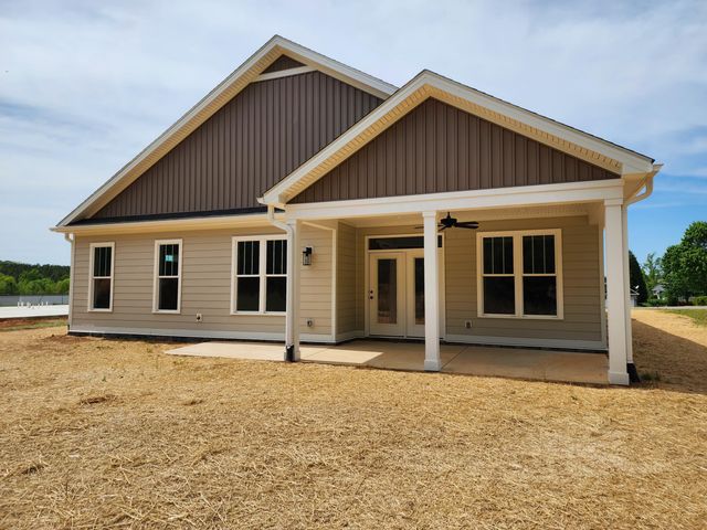 72 Carriage Homes DR, Moneta, VA 24121