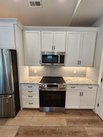 72 Carriage Homes DR, Moneta, VA 24121