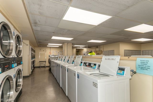 11850 Edgewater Drive 1002, Lakewood, OH 44107