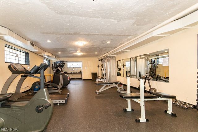 11850 Edgewater Drive 1002, Lakewood, OH 44107