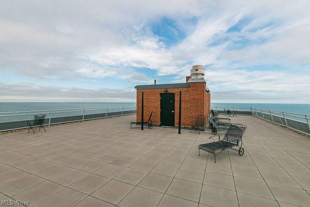 11850 Edgewater Drive 1002, Lakewood, OH 44107