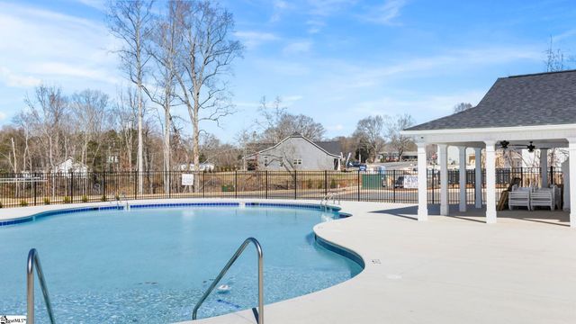 109 Beechcroft Place, Fountain Inn, SC 29644