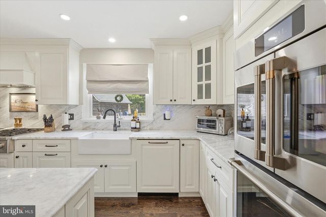 20 N CERVETTO RD, Little Egg Harbor Twp, NJ 08087
