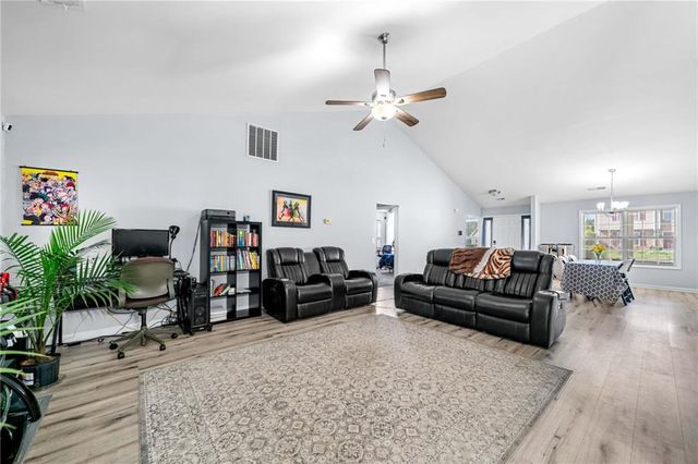 823 Langley View Court, Loganville, GA 30052