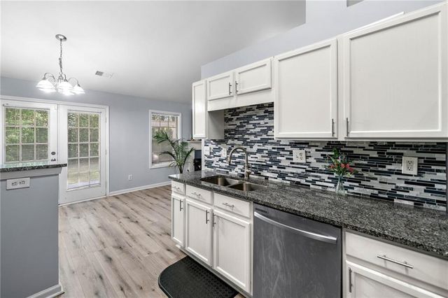 823 Langley View Court, Loganville, GA 30052