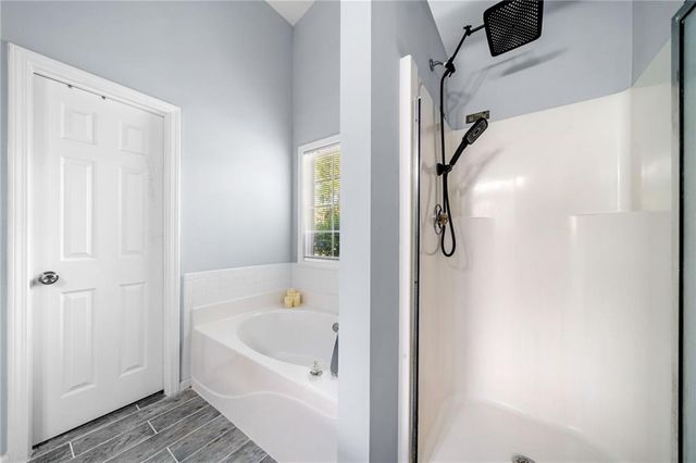 823 Langley View Court, Loganville, GA 30052