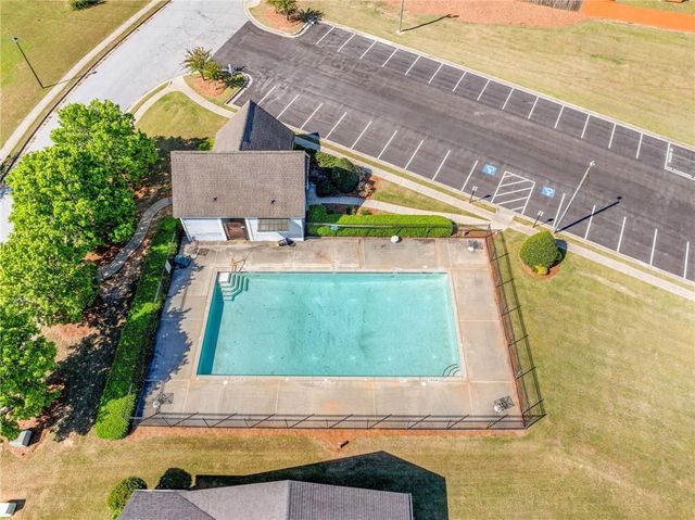 823 Langley View Court, Loganville, GA 30052