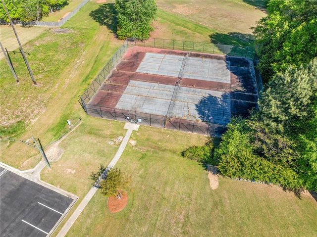 823 Langley View Court, Loganville, GA 30052
