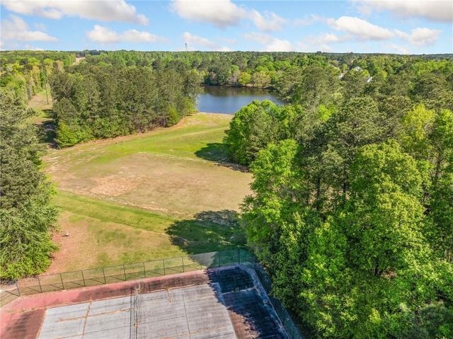 823 Langley View Court, Loganville, GA 30052