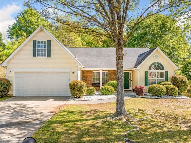 823 Langley View Court, Loganville, GA 30052