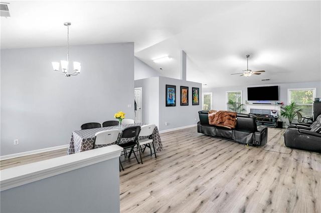 823 Langley View Court, Loganville, GA 30052