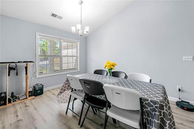823 Langley View Court, Loganville, GA 30052