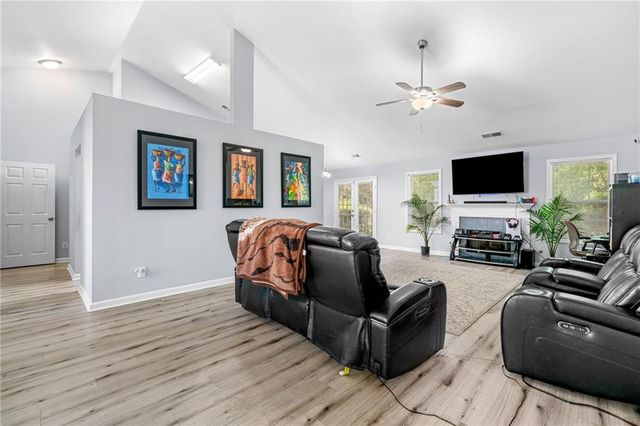 823 Langley View Court, Loganville, GA 30052