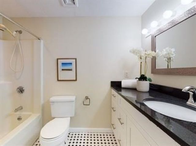 137 Glenville Ave 2, Boston, MA 02134