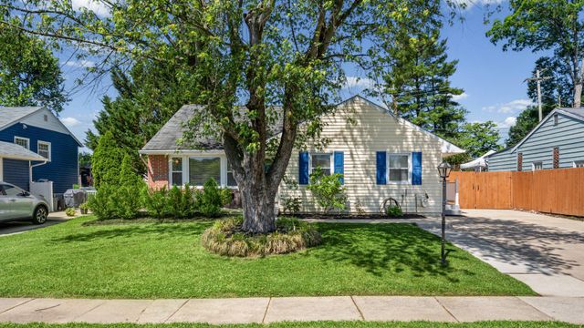 8930 PARLO RD, Baltimore, MD 21236