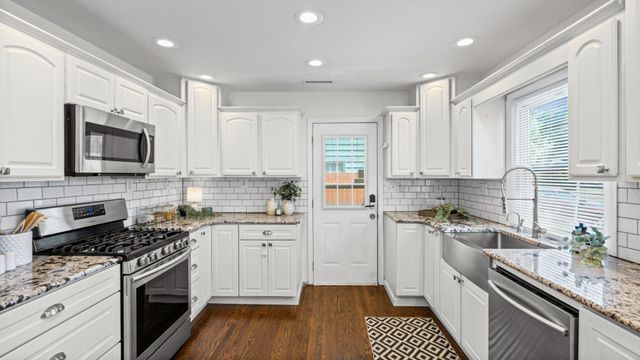 8930 PARLO RD, Baltimore, MD 21236