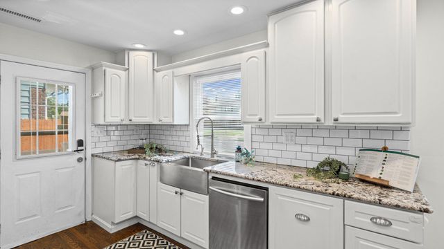 8930 PARLO RD, Baltimore, MD 21236