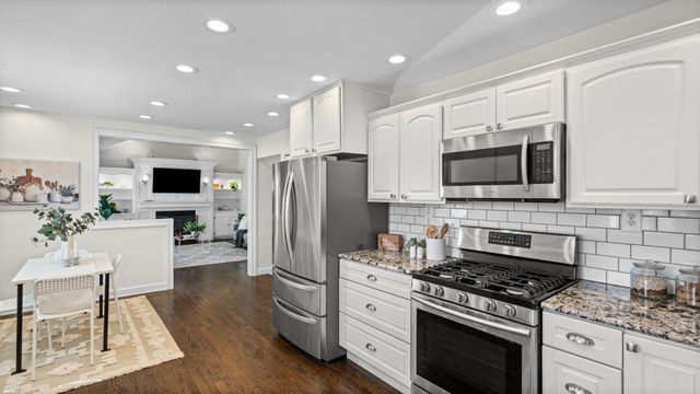 8930 PARLO RD, Baltimore, MD 21236