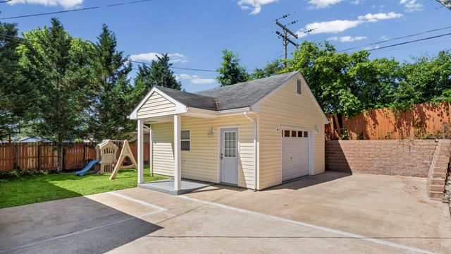 8930 PARLO RD, Baltimore, MD 21236