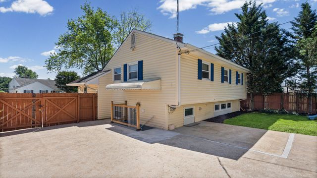 8930 PARLO RD, Baltimore, MD 21236
