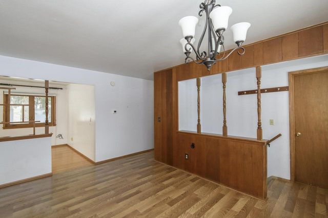 21401 W Woodland DRIVE, New Berlin, WI 53146