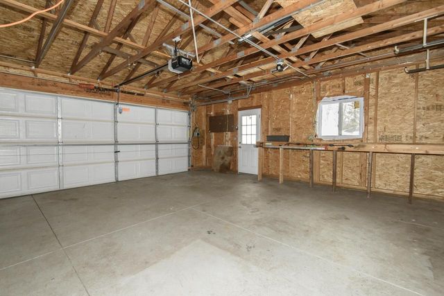 21401 W Woodland DRIVE, New Berlin, WI 53146