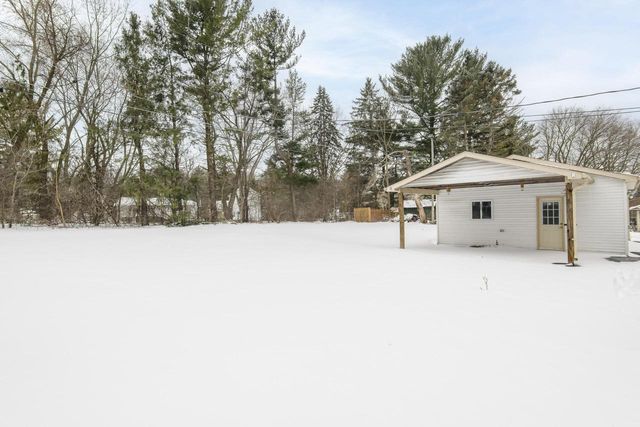 21401 W Woodland DRIVE, New Berlin, WI 53146