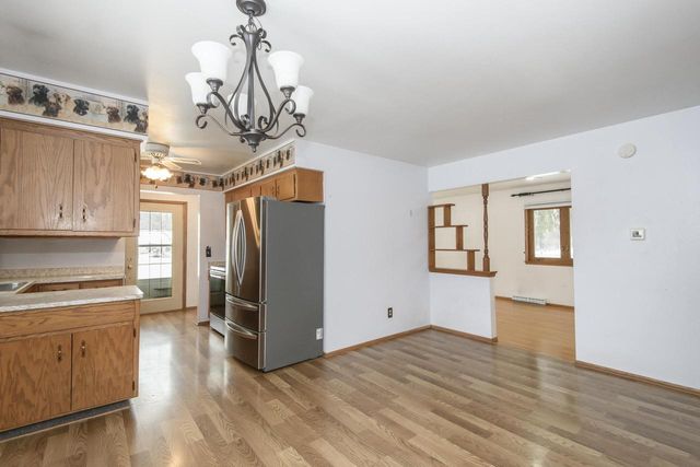 21401 W Woodland DRIVE, New Berlin, WI 53146