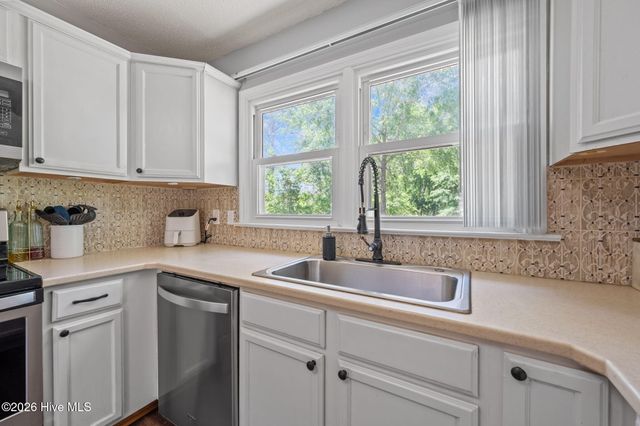 905 Winchester Road, Jacksonville, NC 28546