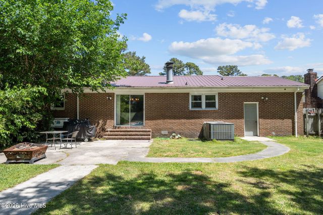 905 Winchester Road, Jacksonville, NC 28546