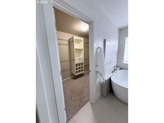 16197 Se JASPER Dr, Happy Valley, OR 97089