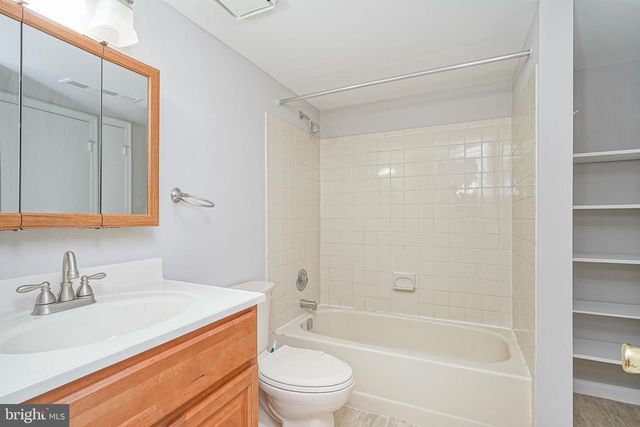 285 KNOLL DR, Blackwood, NJ 08012