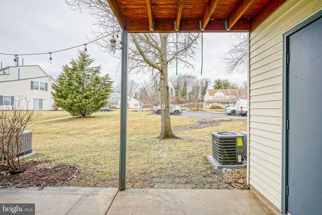 285 KNOLL DR, Blackwood, NJ 08012