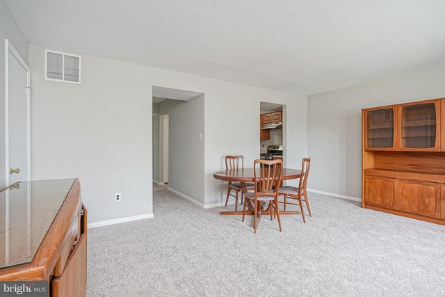 285 KNOLL DR, Blackwood, NJ 08012