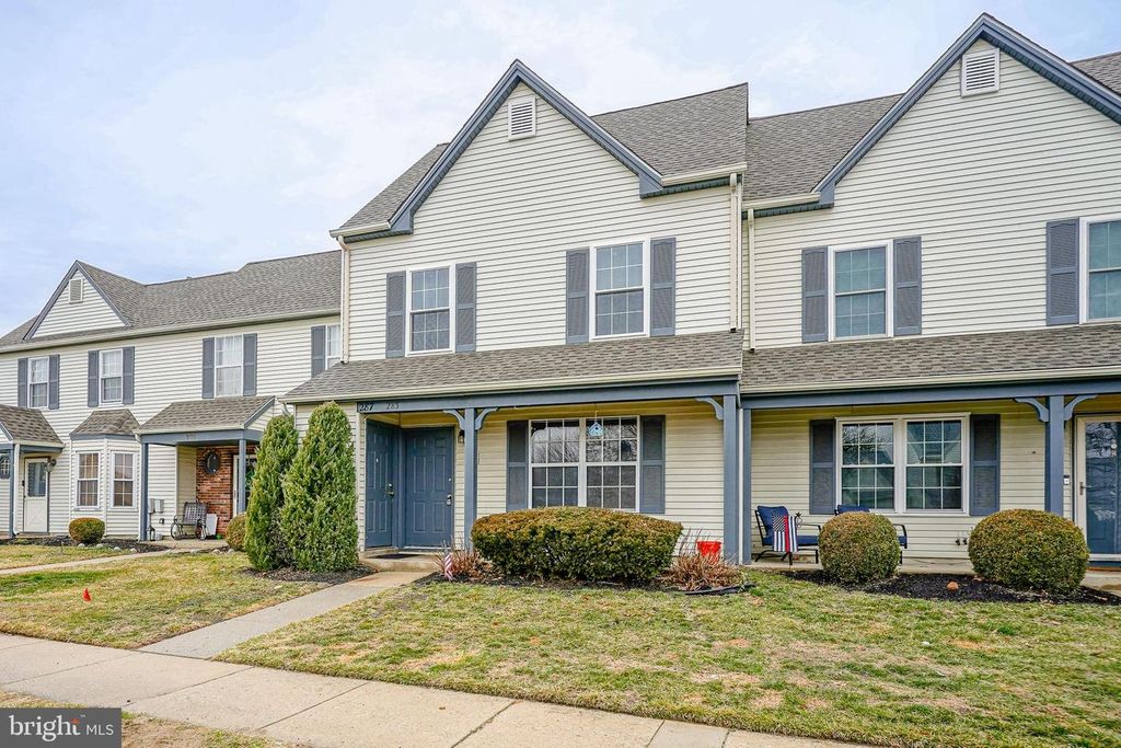 285 KNOLL DR, Blackwood, NJ 08012