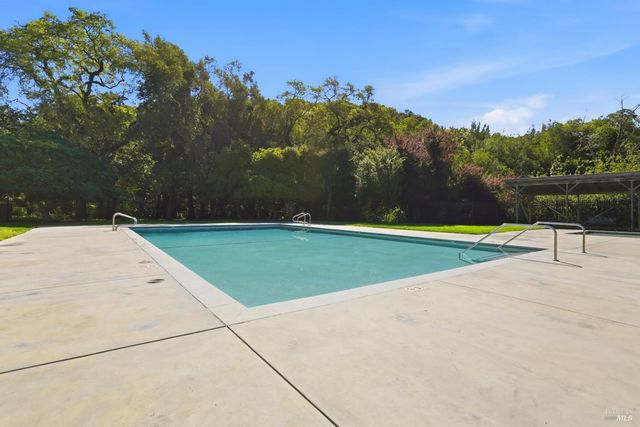 67 Roundtree Blvd, San Rafael, CA 94903