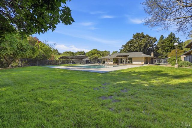 67 Roundtree Blvd, San Rafael, CA 94903