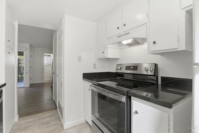 67 Roundtree Blvd, San Rafael, CA 94903