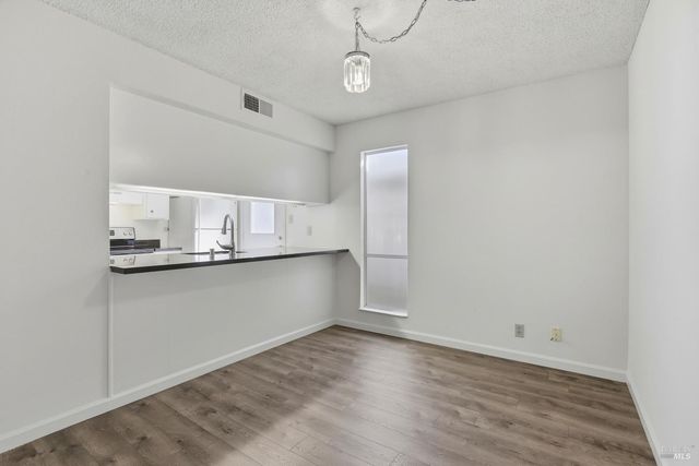 67 Roundtree Blvd, San Rafael, CA 94903