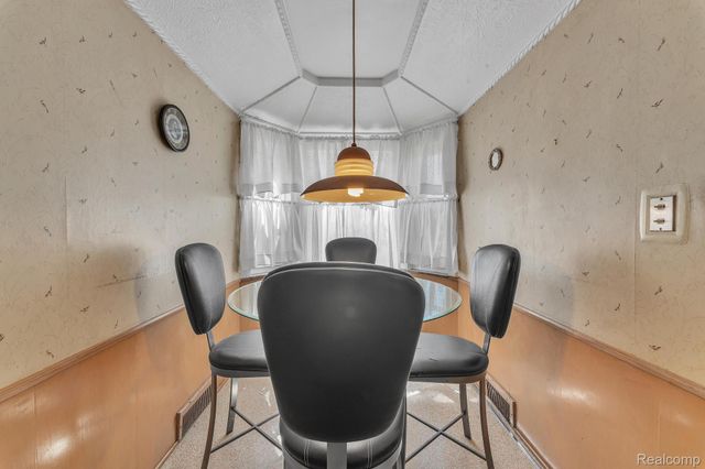 17371 Greenlawn Street, Detroit, MI 48221