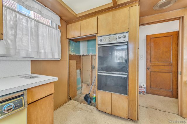 17371 Greenlawn Street, Detroit, MI 48221